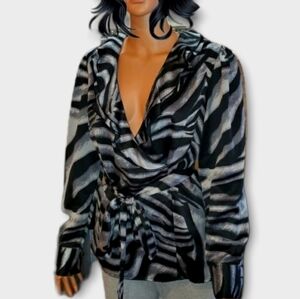 East 5th Blouse New Cond…